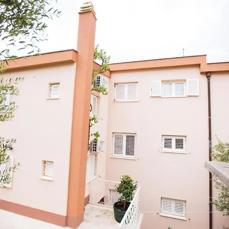 M&s Apartment Podstrana