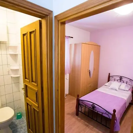 شقة M&s بودْسْتغانا